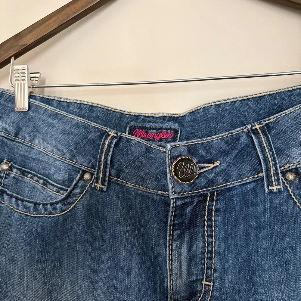 Wrangler low rise medium wash denim jeans - Picture 5 of 12